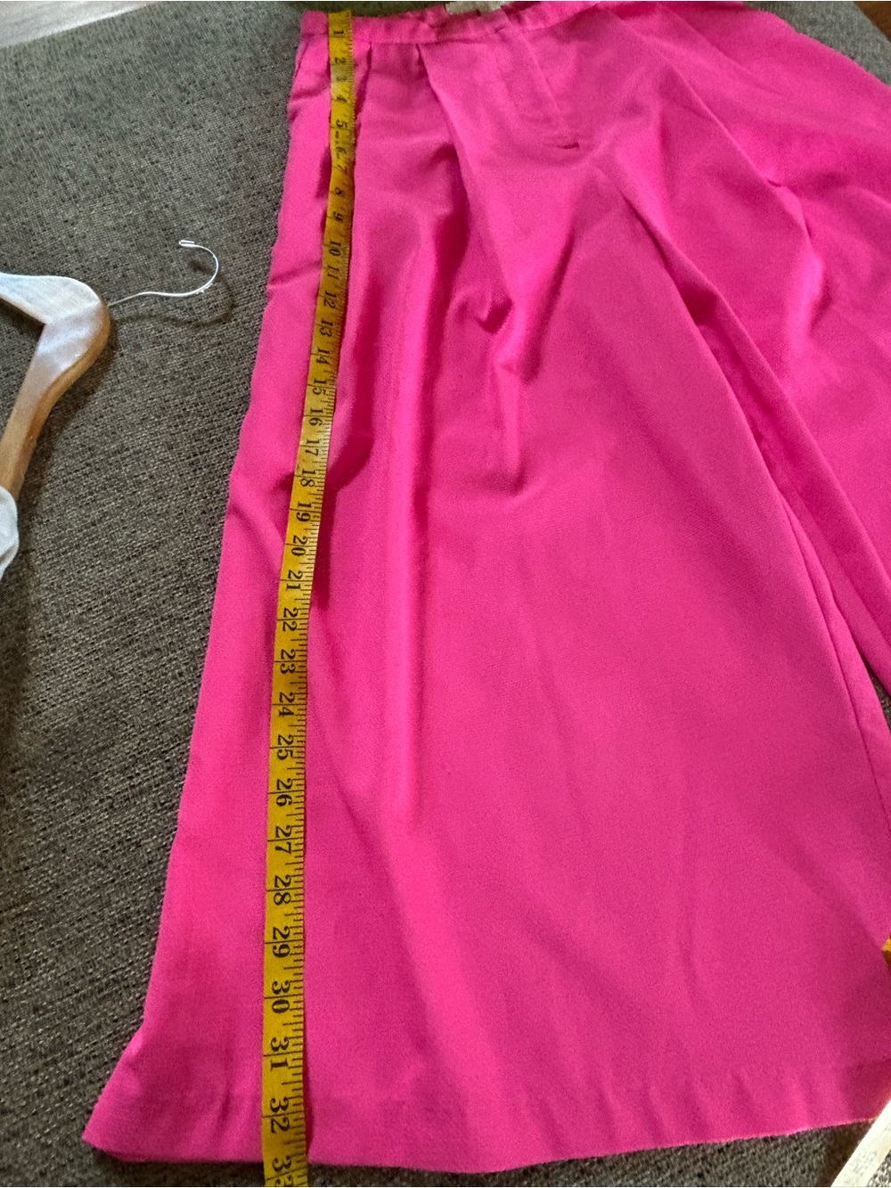 High-Rise Wide-Leg Culotte Pants in Vibrant Pink - Picture 6 of 8